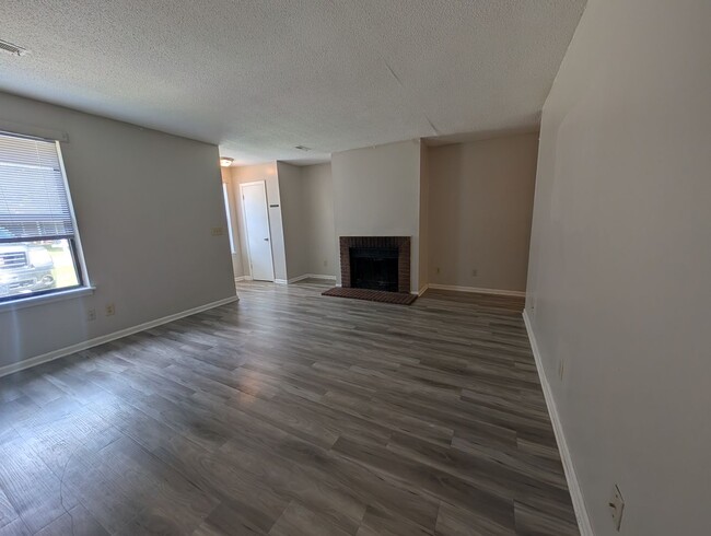 171 Hummingbird Ave