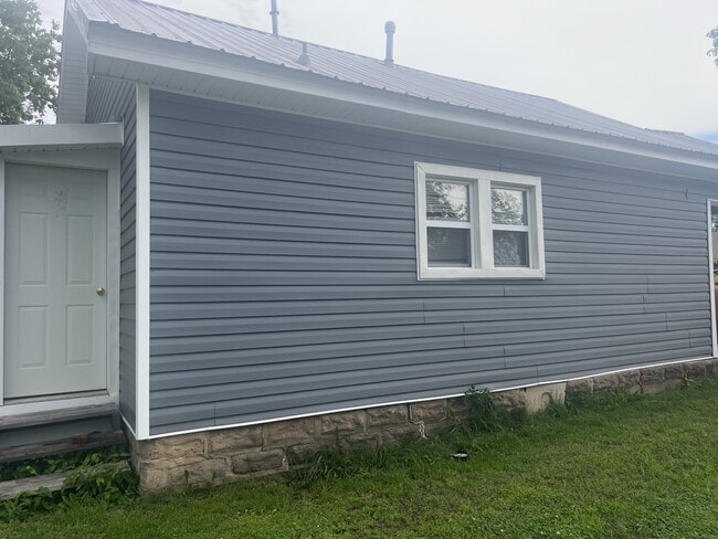 Photo - 214 W Rosa St