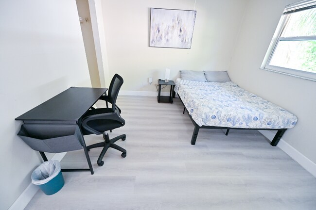 Photo - 2370 Leon Ave Unidad 2370