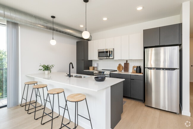 2BR, 2BA - 1,058SF - Kitchen
