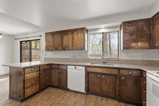 Photo - 816 S Robinhood St