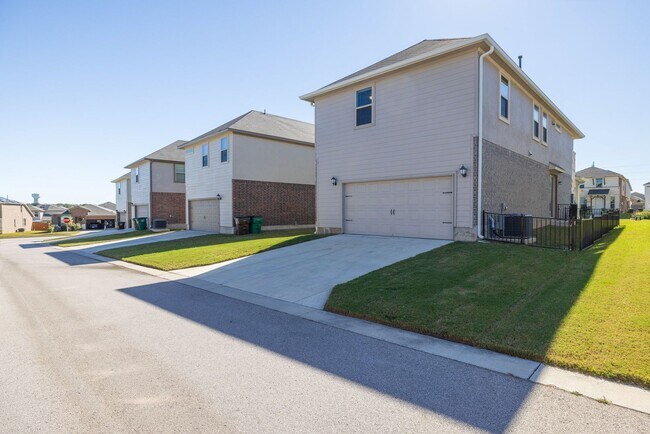 Photo - Beautiful Northfields Home | Quartz Counters, Open Floor Plan & Appliances Included