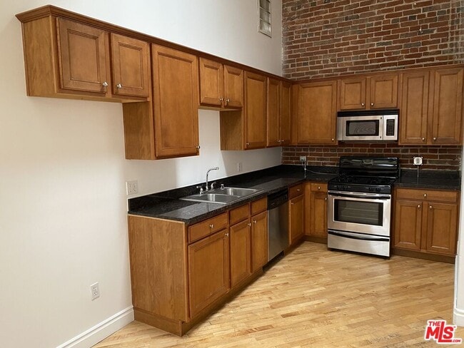 Photo - 726 S Santa Fe Ave Unidad 300