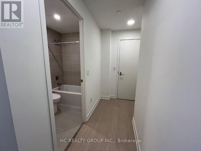 Photo - 65 Mutual St Unité 605