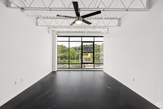 Studio - 700SF - Living Room