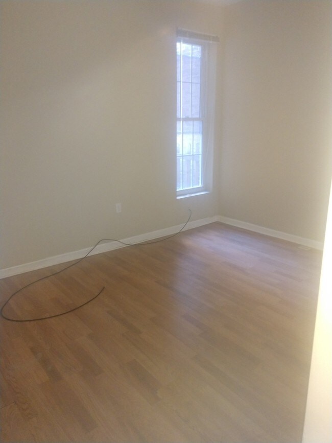 Dining Room - 402 E Lorraine Ave