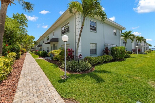 Photo - Palms at Waters Edge 3344-M6 Unit Palms at Waters Edge 3344 N. Key Dr. #M6