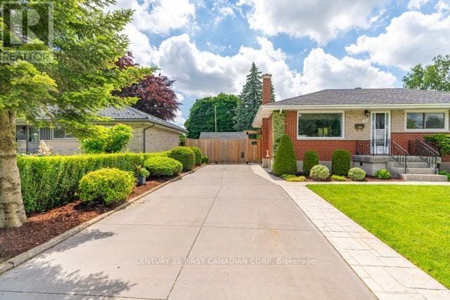 Photo - 216 Irving Pl