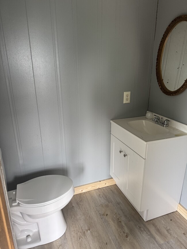 Photo - 428 Morelock St
