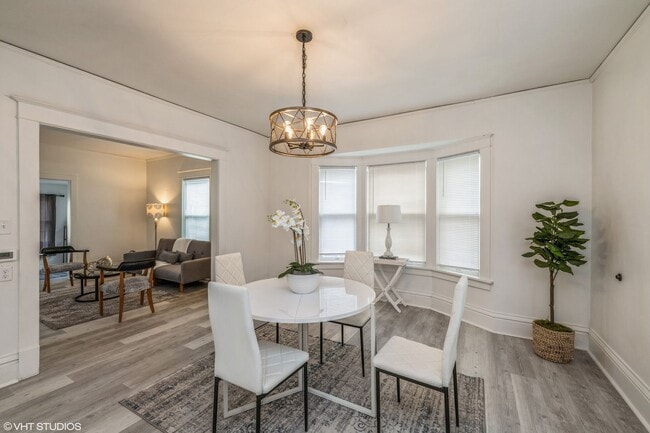 Photo - 3 Bedroom Large House for Rent