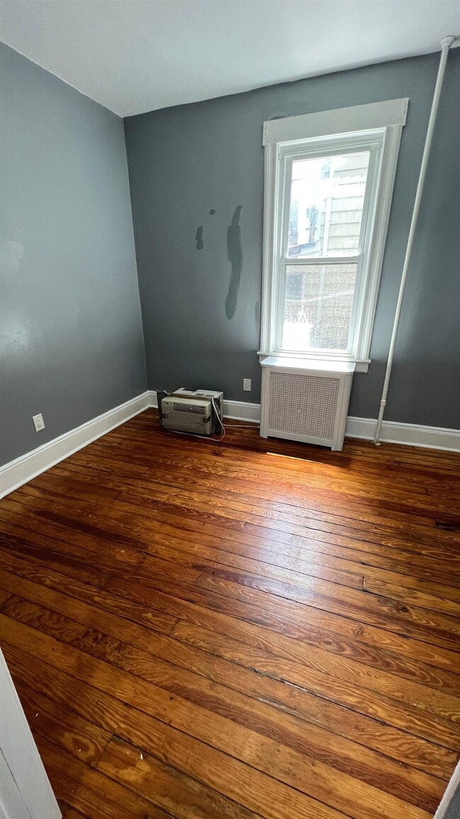 Photo - 256 Liberty Ave