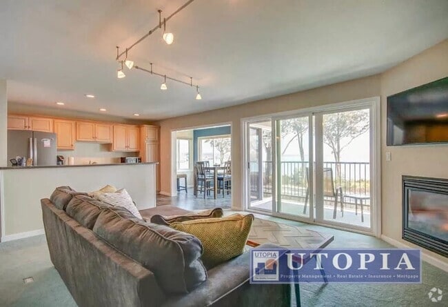 Building Photo - Ocean Views! 2 bd/ 1.5 bath condo w/ Commu... Unit 203