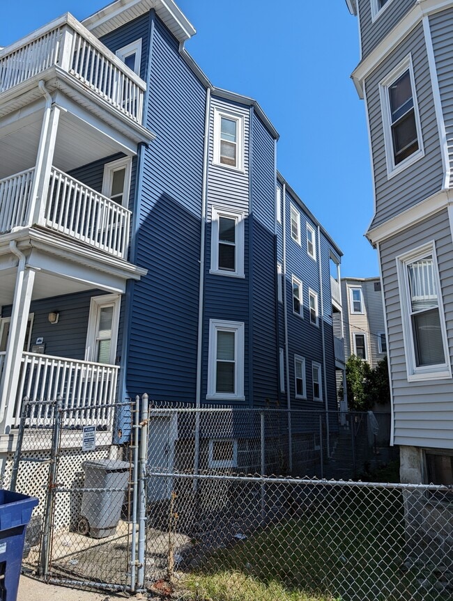 34 Cameron St Unit 2