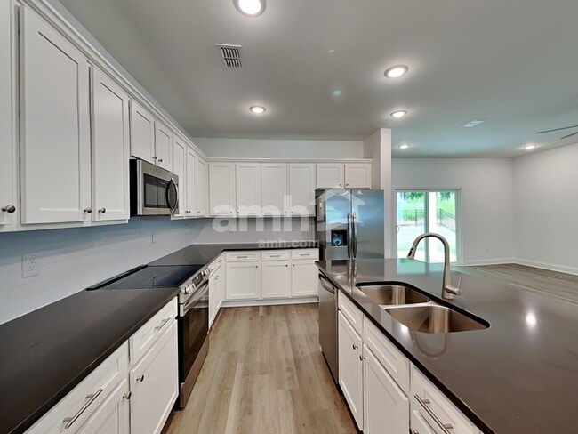 Photo - 199 Sapling Way