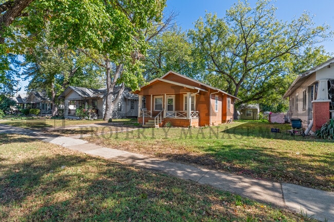 Photo - 2020 S Main St
