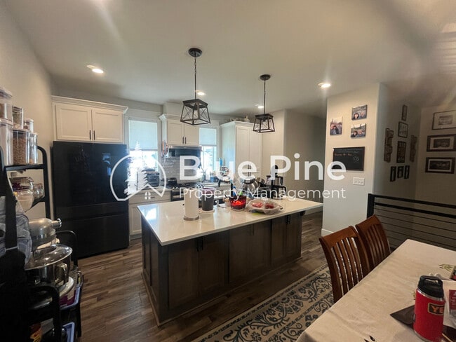 Photo - 1885 Mesa Cyn Dr