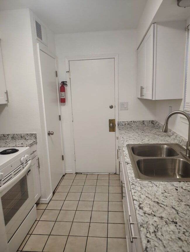 Photo - COMING SOON - Recently updated 2 bed -1 bath aprox 800 sq ft 2nd and Montano