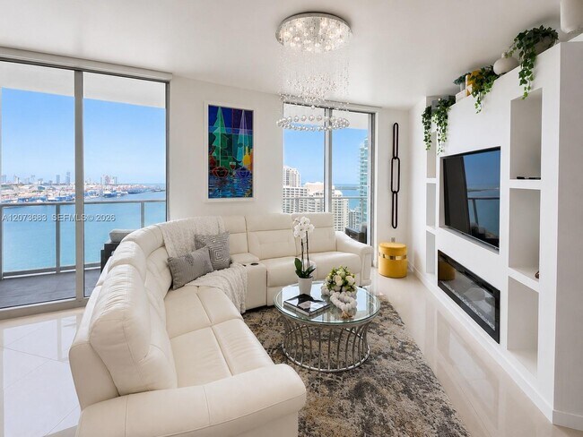 Photo - 300 S Biscayne Blvd Unidad T-2910
