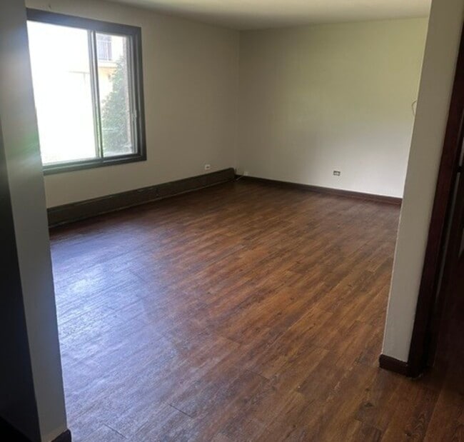 Photo - 14833 Kilpatrick Ave