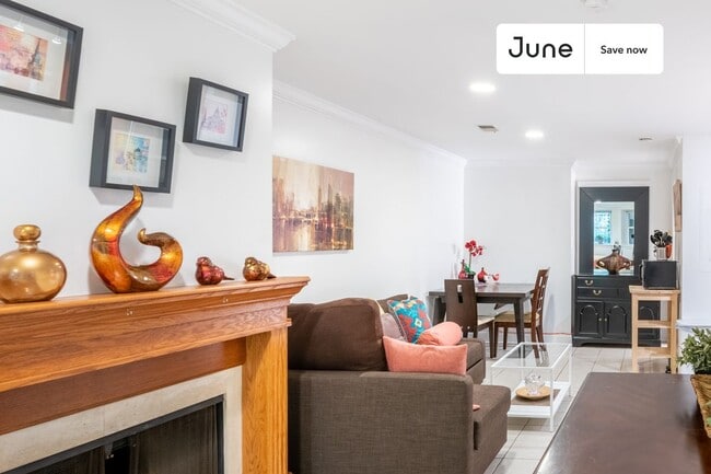 Photo - 1835 Mintwood Pl NW Unit B