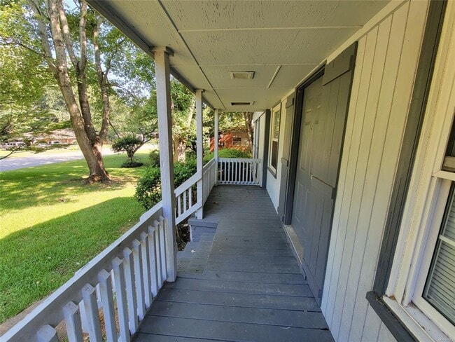 Photo - 1135 Lombard Dr