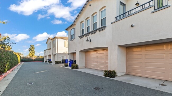 Photo - 2BR Townhouse in Imperial Beach with Washer/Dryer and Garage!