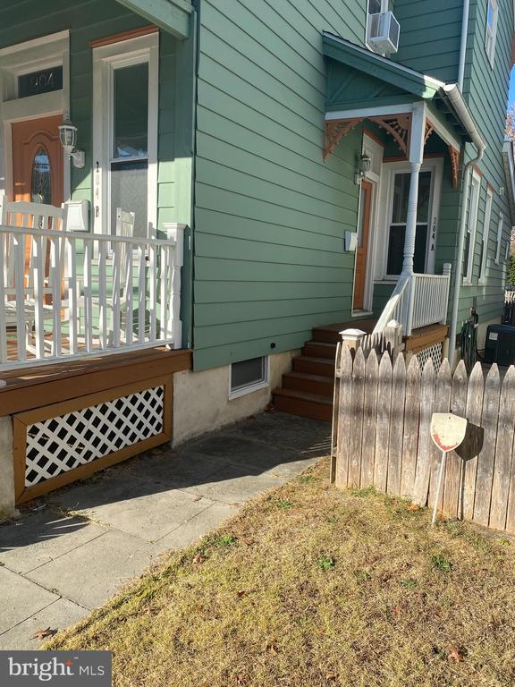 Photo - 204 W Main St