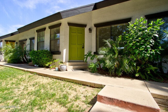 Photo - 2215 W Augusta Ave