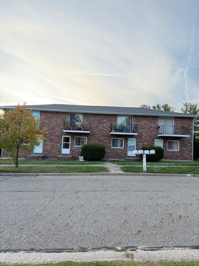 Building Photo - 1234 Cliffside St Unit 1234