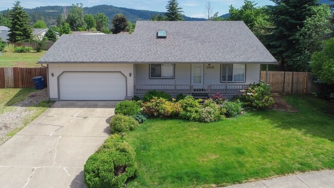Building Photo - Updated 3 Bed 2 Bath Home With Brand New 2...
