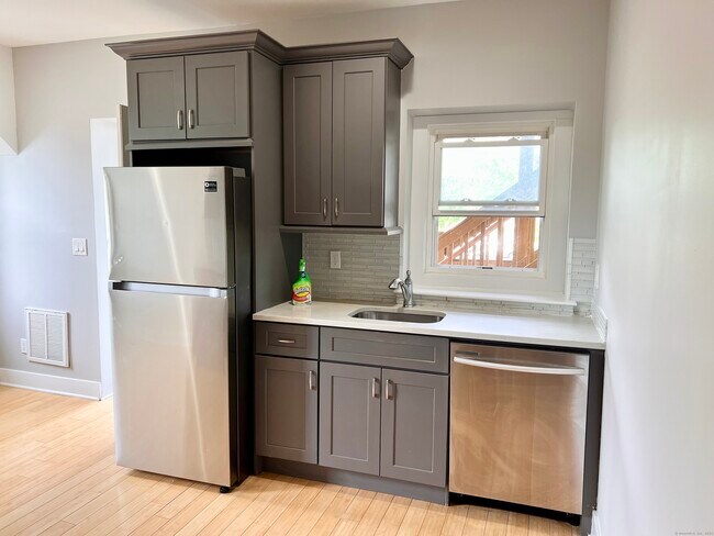 Photo - 775 Atlantic St Apartment Unit 3R