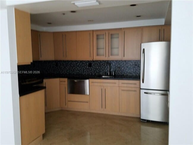 Photo - 2457 Collins Ave Unit 406
