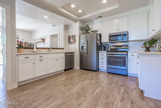 Photo - 264 Ridgeton Ln