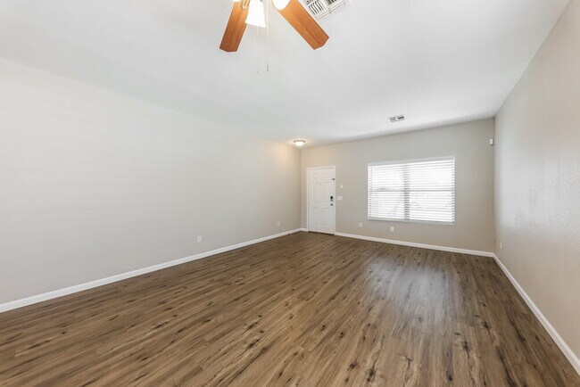 Photo - 2608 W Mobile Ln