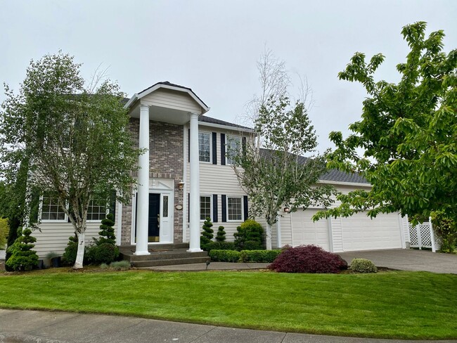 Photo - Beautiful custom home in Lakeshore Estates