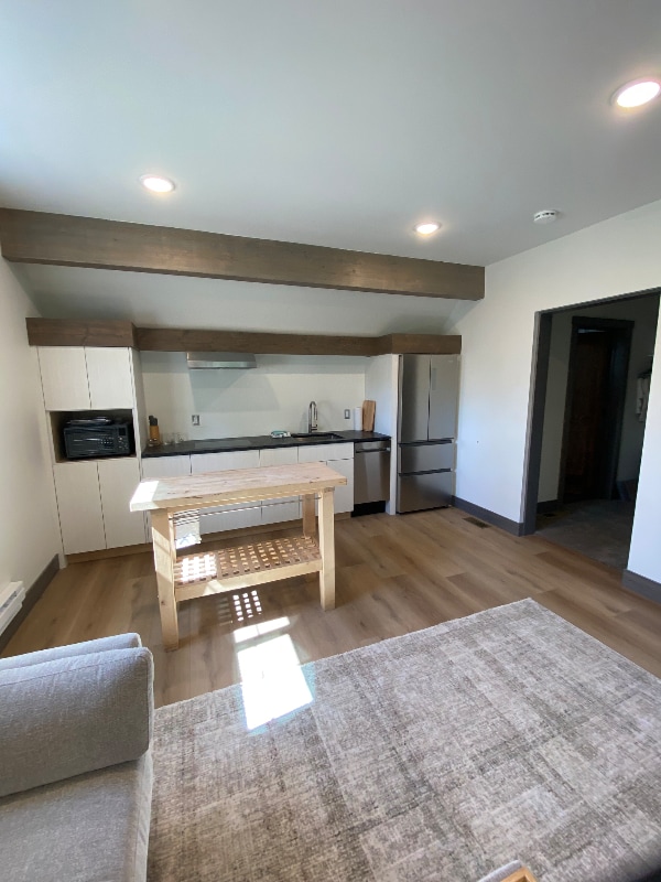61 Cedar Pointe Lp