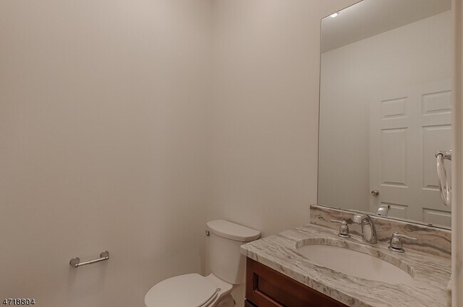 Photo - 15 DeCroce Ct