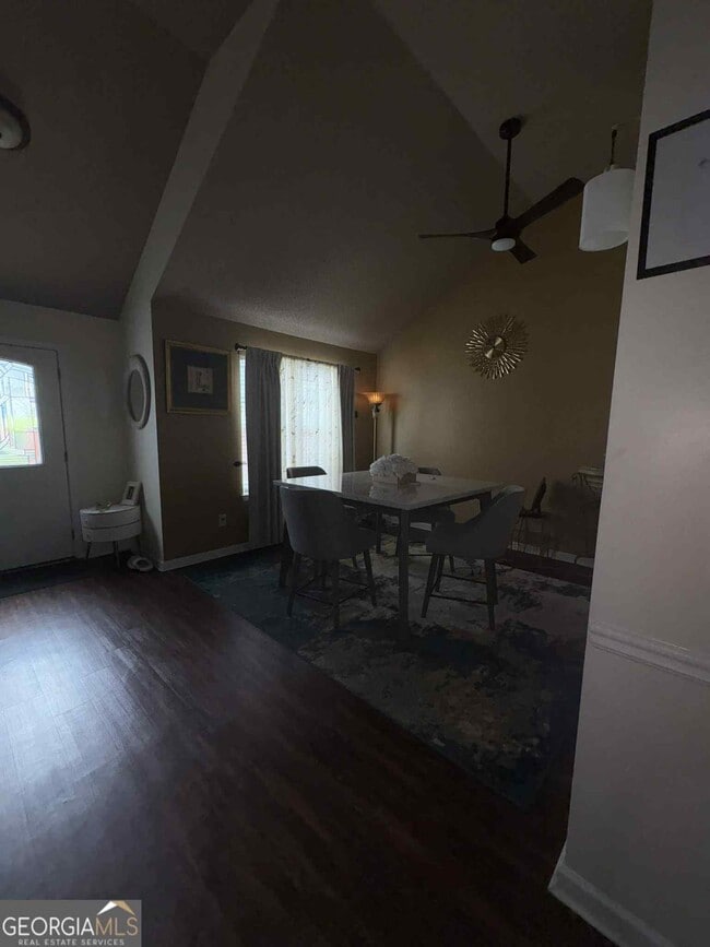 Photo - 2890 Duncan Pl