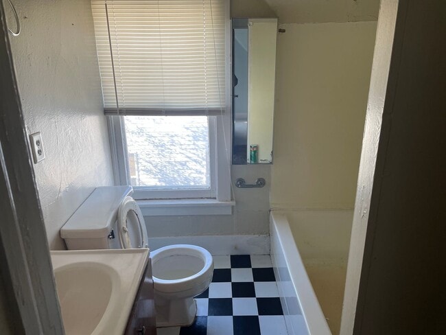 Photo - 325/327 3rd St NE Unit 327