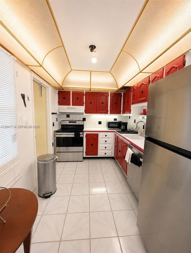 Building Photo - 4140 NW 44th Ave Unit 305