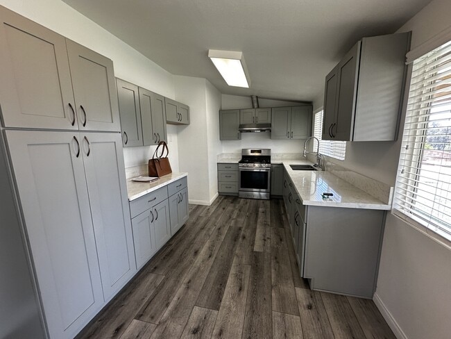 Photo - 10374 Lake Summit Dr