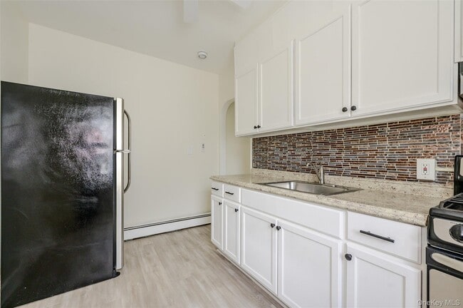 18 Watkins St Unit 1