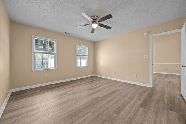 Photo - Charming Duplex in Dunn