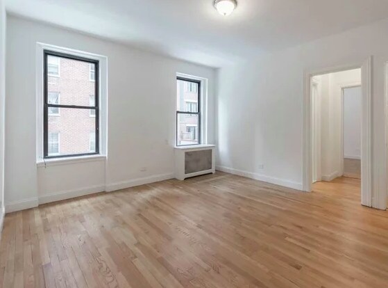 Photo - 71 W 12th St Apartments