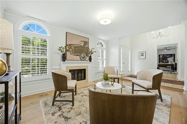 1390 Tennis Ct Pl