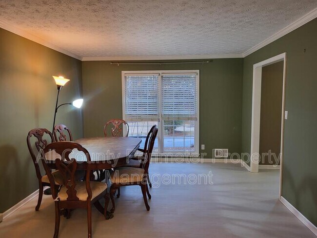 Photo - 2990 Riverbend Dr