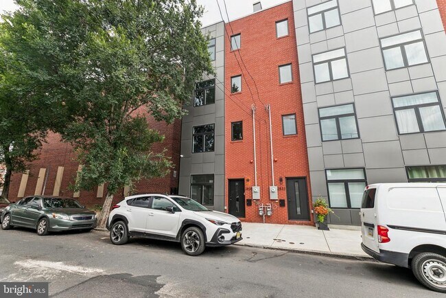 Photo - 2835 Edgemont St