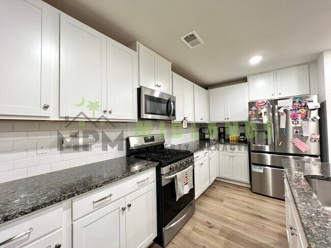 Photo - 139B Triumph Ave