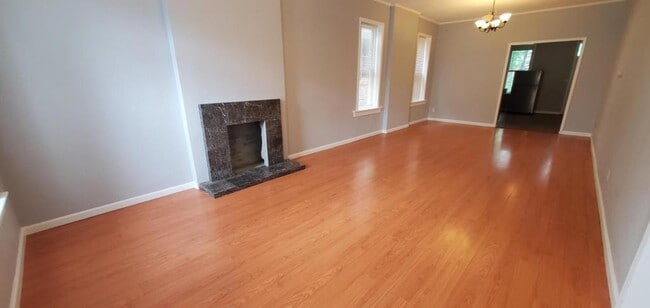 Building Photo - 4135 S Compton Ave