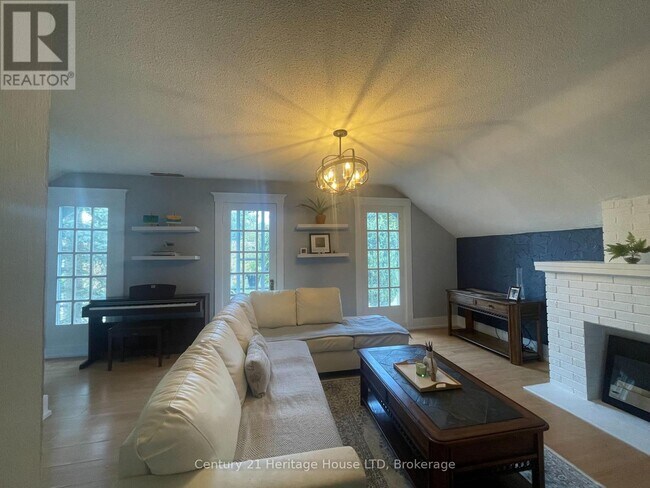 Photo - 6042 Culp St